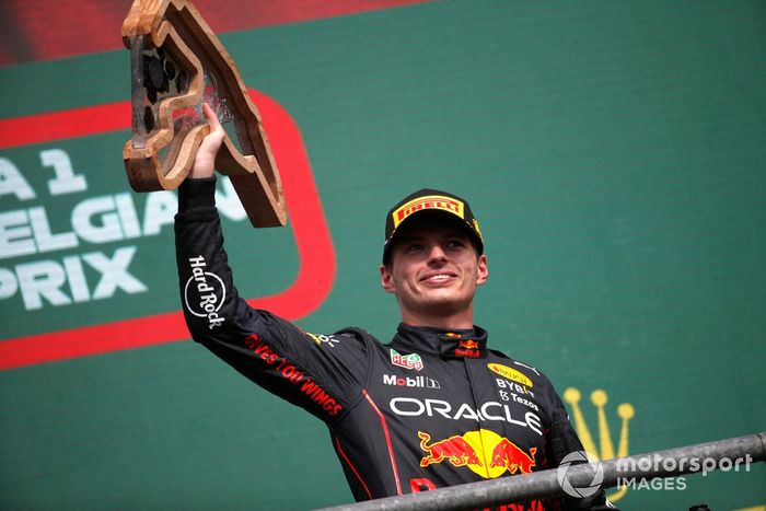 Podio: ganador Max Verstappen, Red Bull Racing