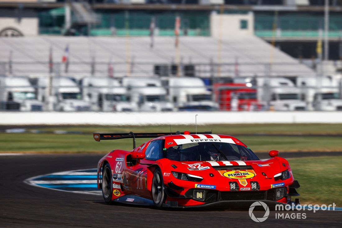 #62 Risi Competizione Ferrari 296 GT3: Daniel Serra, Davide Rigon