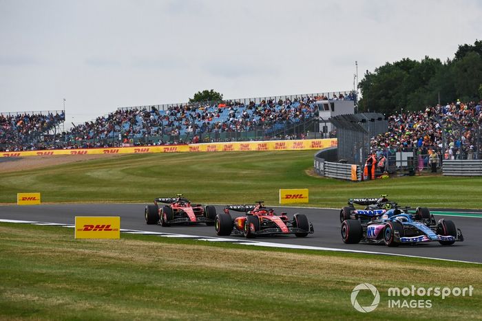 Esteban Ocon, Alpine A523, Lewis Hamilton, Mercedes F1 W14, Charles Leclerc, Ferrari SF-23, Carlos Sainz, Ferrari SF-23