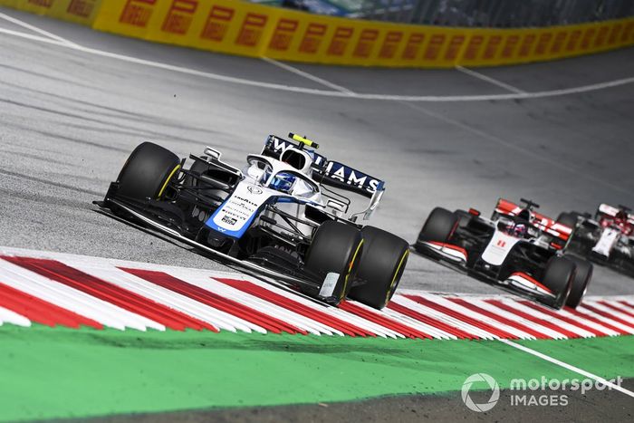 Nicholas Latifi, Williams FW43, Romain Grosjean, Haas VF-20 
