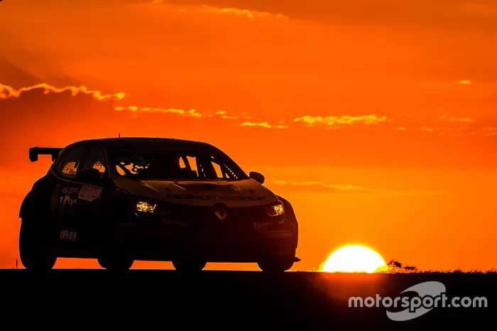Chris Pither, Garry Rogers Motorsport Renault Megane R.S