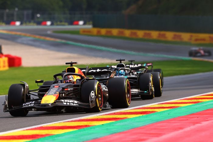 Max Verstappen, Red Bull Racing, George Russell, Mercedes