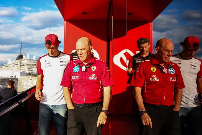  Jock Clear Senior Performance Engineer at Ferrari with Ollie Bearman, Haas 