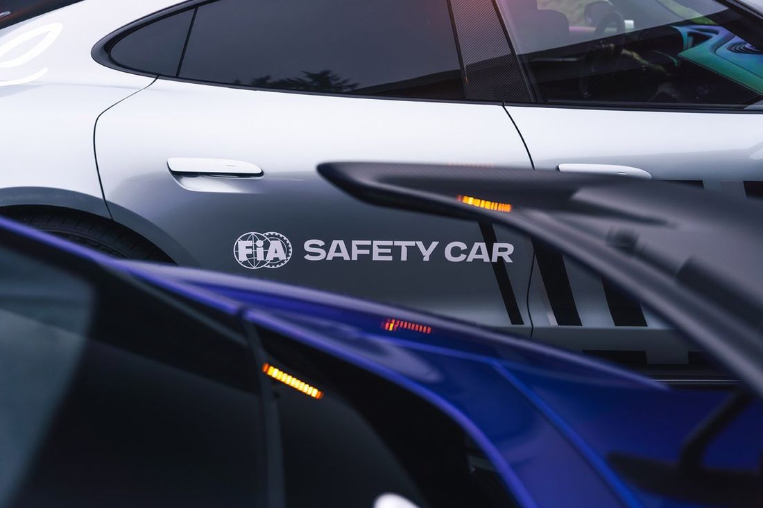 Porsche Taycan Turbo GT Safety Car 
