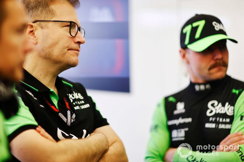 Andreas Seidl, CEO, Sauber Motorsport, Valtteri Bottas, Stake F1 Team Kick Sauber