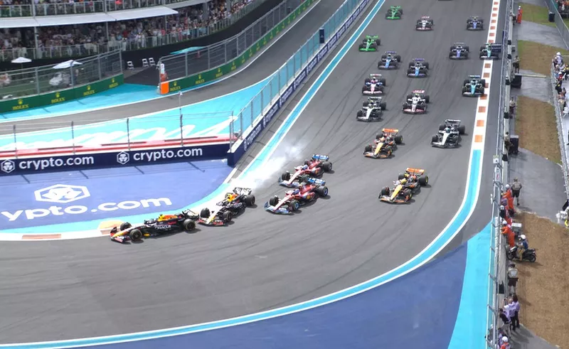 Sergio Pérez, Red Bull RB20 priera curva