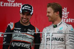 Podio: Sergio Pérez, Force India F1 VJM09 y Nico Rosberg, Mercedes AMG Petronas F1 W07