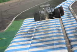 Nico Rosberg, Mercedes AMG F1 W07 Hybrid sacando chispas