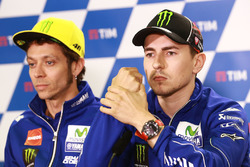 Валентино Росси, Yamaha Factory Racing и Хорхе Лоренсо, Yamaha Factory Racing