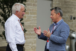Charlie Whiting, FIA Delegesi ve Francois Dumontier, Montreal Pist Organizatörü