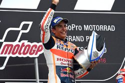 Podio: ganador Marc Márquez, Repsol Honda Team