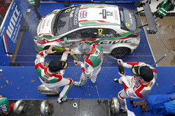 Podium: race winner Rob Huff, Honda Racing Team JAS, Honda Civic WTCC, second place Norbert Michelisz, Honda Racing Team JAS, Honda Civic WTCC, third place Tiago Monteiro, Honda Racing Team JAS, Honda Civic WTCC