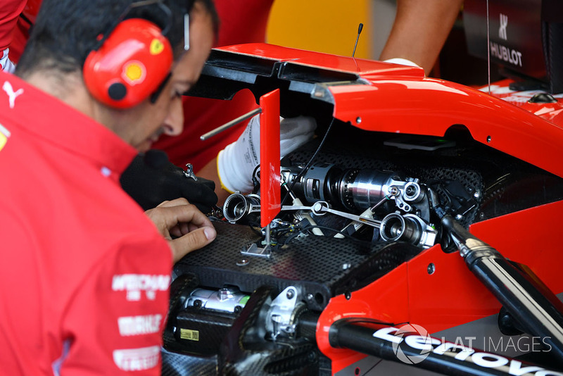 Ferrari SF71H front suspension detail