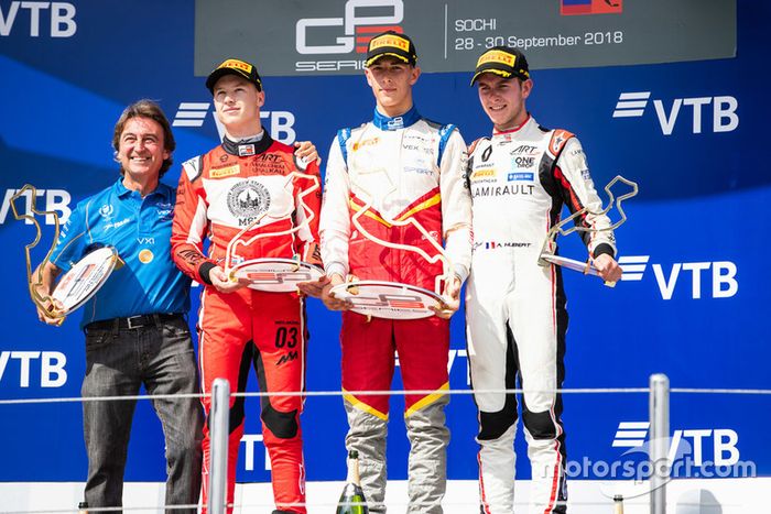 Podio: ganador de la carrera Leonardo Pulcini, Campos Racing, segundo lugar Nikita Mazepin, ART Grand Prix, tercer lugar Anthoine Hubert, ART Grand Prix, Adrian Campos