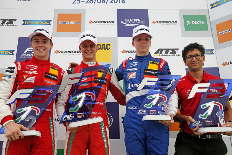 Podio: Mick Schumacher, ganador de la carrera, PREMA Theodore Racing Dallara F317 - Mercedes-Benz, segundo lugar Marcus Armstrong, PREMA Theodore Racing Dallara F317 - Mercedes-Benz y el tercer sitio ocupado por Robert Shwartzman, PREMA Theodore Racing Dallara F317 - Mercedes-Benz