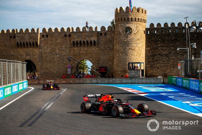 Max Verstappen, Red Bull Racing RB16B, Sergio Pérez, Red Bull Racing RB16B