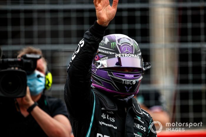 Segundo puesto Lewis Hamilton, Mercedes en Parc Ferme 