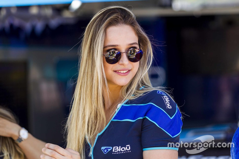 Chica de la parrilla