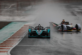 Mitch Evans, Panasonic Jaguar Racing, Jaguar I-Type 3 devance Daniel Abt, Audi Sport ABT Schaeffler, Audi e-tron FE05, qui part en tête-à-queue