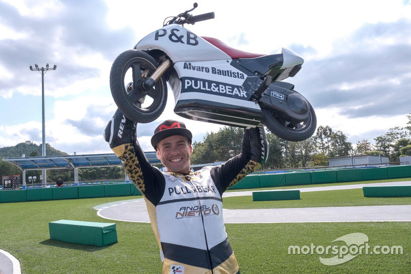 Alvaro Bautista, Angel Nieto Team, gara con le Mini-Moto