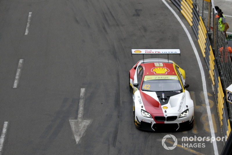#42 BMW Team Schnitzer BMW M6 GT3: Augusto Farfus