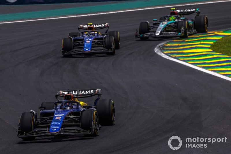 Alex Albon, Williams FW46, Franco Colapinto, Williams FW46, Lewis Hamilton, Mercedes F1 W15