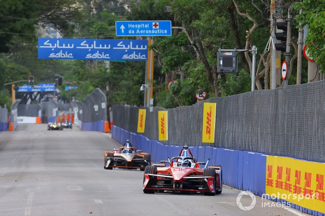 Oliver Rowland Equipo Nissan de Fórmula E Nissan e-4ORCE 05 Sam Bird Equipo NEOM McLaren de Fórmula E Nissan e-4ORCE 05