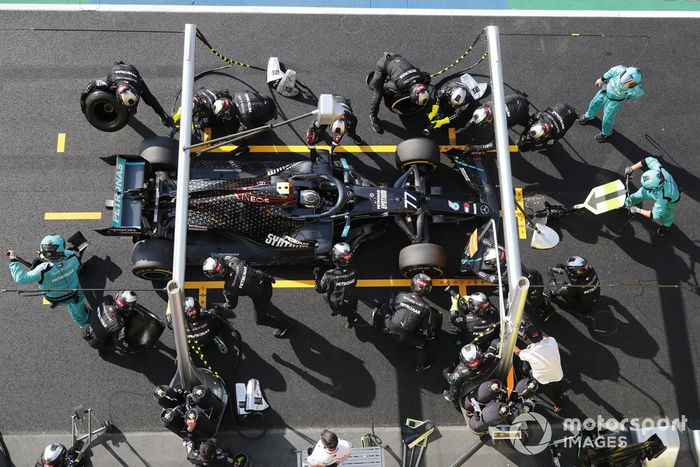 Valtteri Bottas, Mercedes F1 W11, en pits