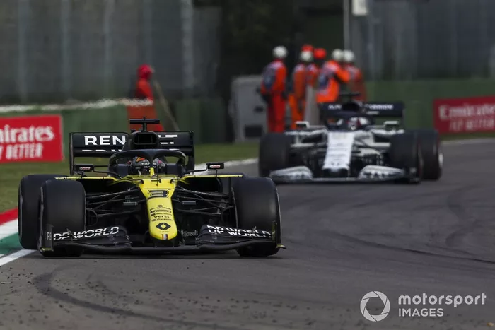 Daniel Ricciardo, Renault F1 Team R.S.20, Daniil Kvyat, AlphaTauri AT01