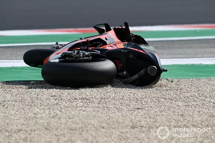 Brad Binder, Red Bull KTM Factory Racing, crashed bike