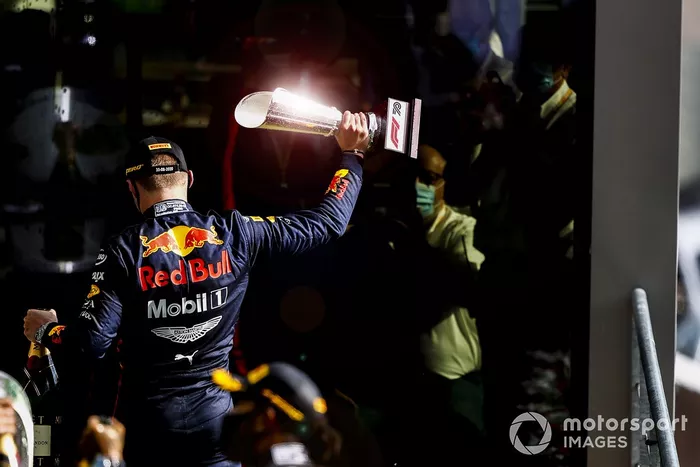 Podio: tercer lugar Max Verstappen, Red Bull Racing celebra