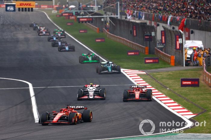 Charles Leclerc, Ferrari SF-24, Carlos Sainz, Ferrari SF-24, Nico Hulkenberg, Haas VF-24