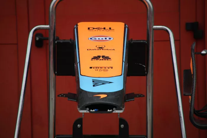 Detalle del morro del MCL36 de McLaren