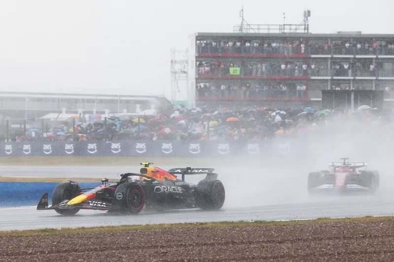 Charles Leclerc, Ferrari, Yuki Tsunoda, Red Bull Racing Team