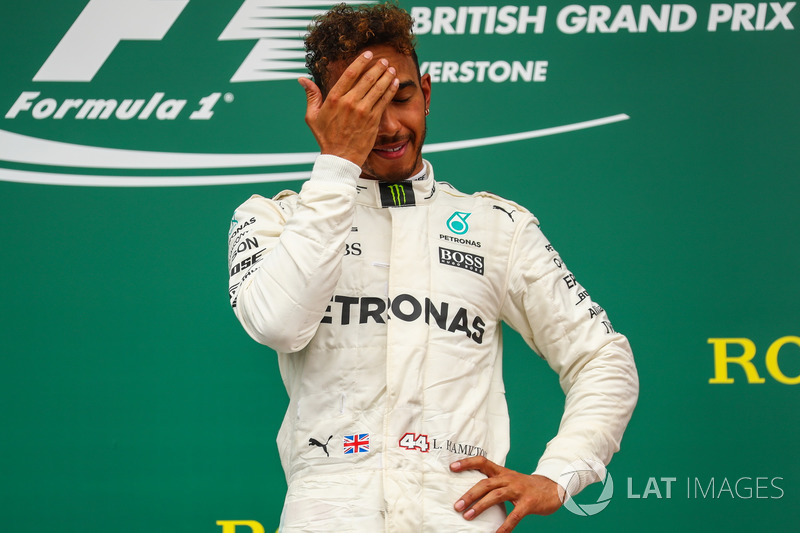 Race winner Lewis Hamilton, Mercedes AMG F1 celebrates on the podium