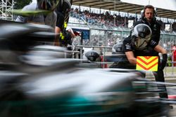 Valtteri Bottas, Mercedes-Benz F1 W08 pitstop