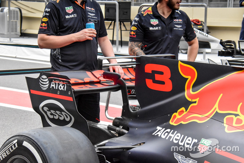 Заднее крыло Red Bull RB13