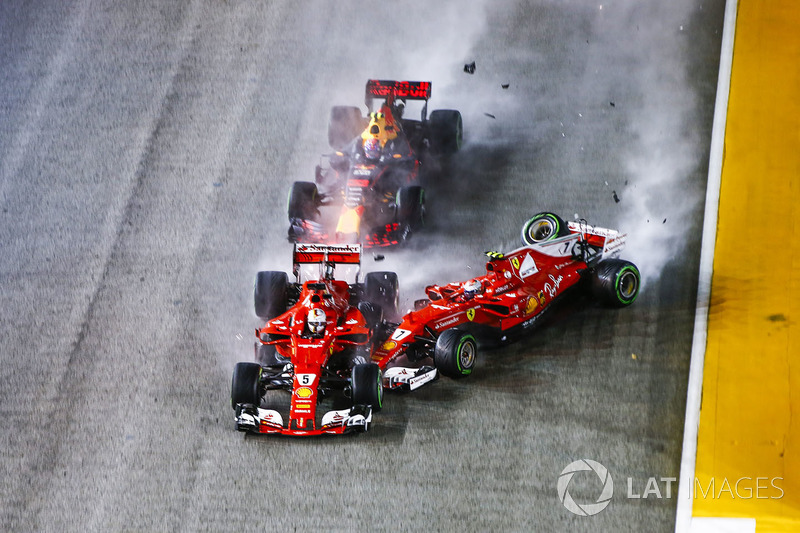 Sebastian Vettel, Ferrari SF70H, Max Verstappen, Red Bull Racing RB13, Kimi Raikkonen, Ferrari SF70H, se percutent au départ