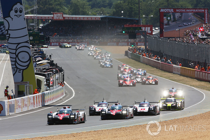 Arrancada: #7 Toyota Gazoo Racing Toyota TS050 Hybrid: Mike Conway, Kamui Kobayashi, Stéphane Sarrazin líder