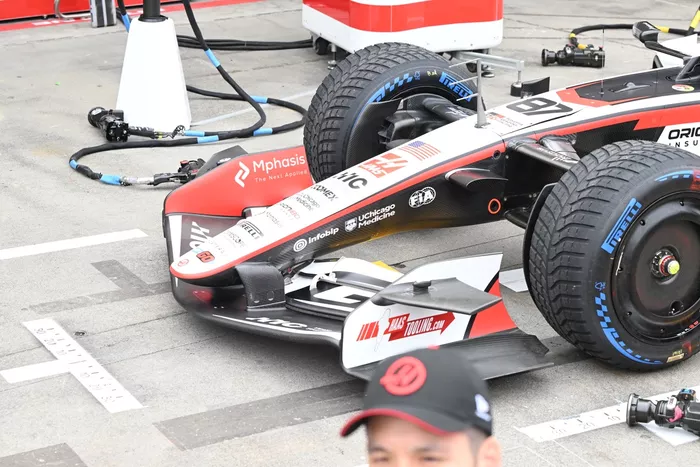 تفاصيل Haas VF-26