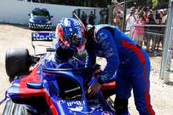 Pierre Gasly, Toro Rosso, retires from the race