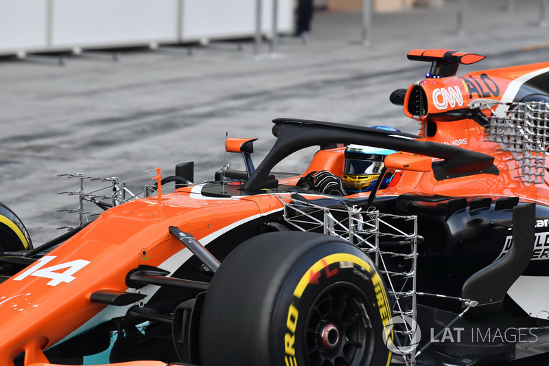 Fernando Alonso, McLaren MCL32, aero sensors and halo