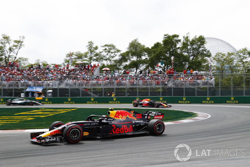 Max Verstappen, Red Bull Racing RB14, leads Daniel Ricciardo, Red Bull Racing RB14