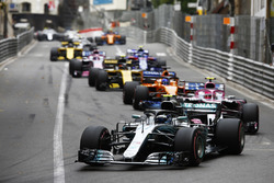 Валттері Боттас, Mercedes AMG F1 W09, Естебан Окон, Force India VJM11