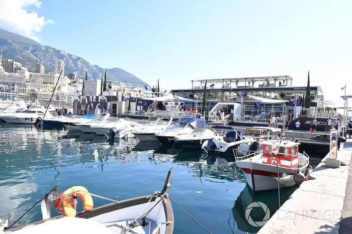 Barcos en el puerto