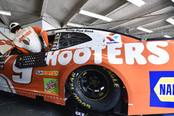 Chase Elliott, Hendrick Motorsports, Chevrolet Camaro Hooters