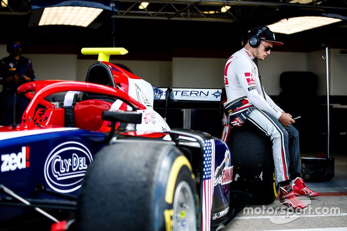 Santino Ferrucci, Trident