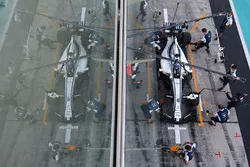 Sergey Sirotkin, Williams FW40 pitstop