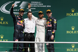 Podium: 1. Lewis Hamilton, Mercedes; 2. Daniel Ricciardo, Red Bull; 3. Max Verstappen, Red Bull