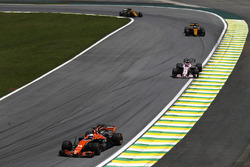 Fernando Alonso, McLaren MCL32, Sergio Perez, Sahara Force India F1 VJM10, Nico Hulkenberg, Renault Sport F1 Team RS17, Carlos Sainz Jr., Renault Sport F1 Team RS17